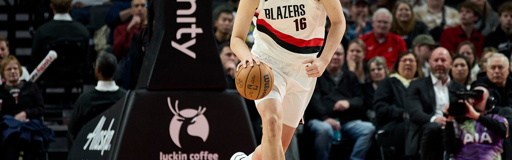 积极是挺积极！杨瀚森半场出战3分49秒 出手1次三分不中&amp;拿到1板